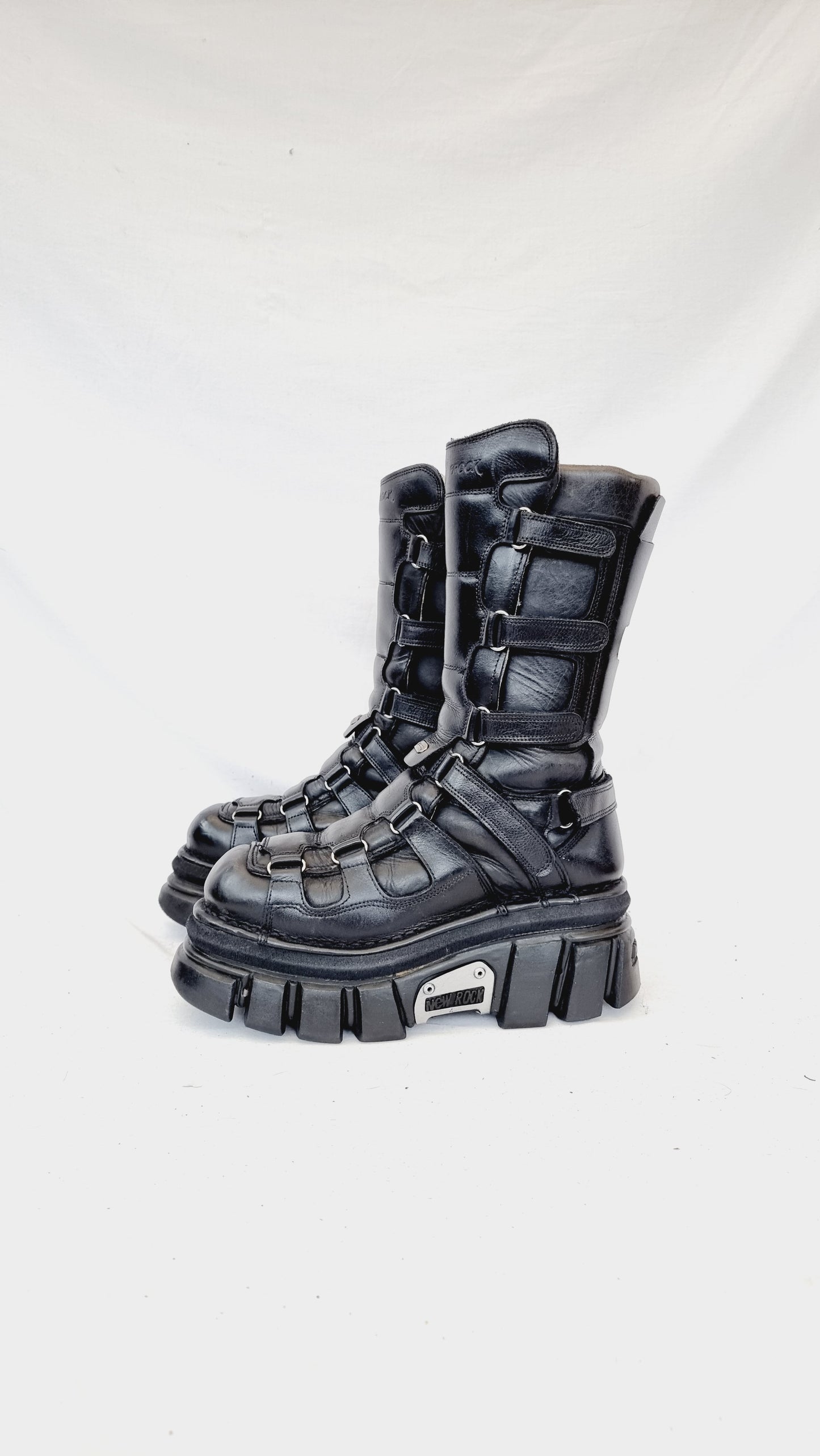 EU 42 / UK 8 New Rock Boots