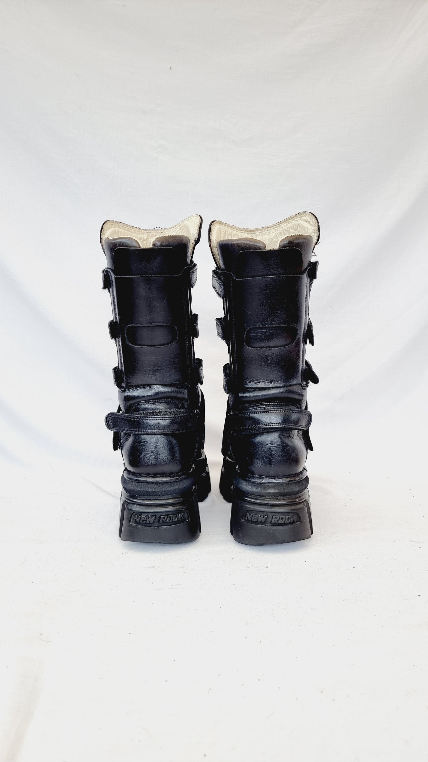 EU 42 / UK 8 New Rock Boots