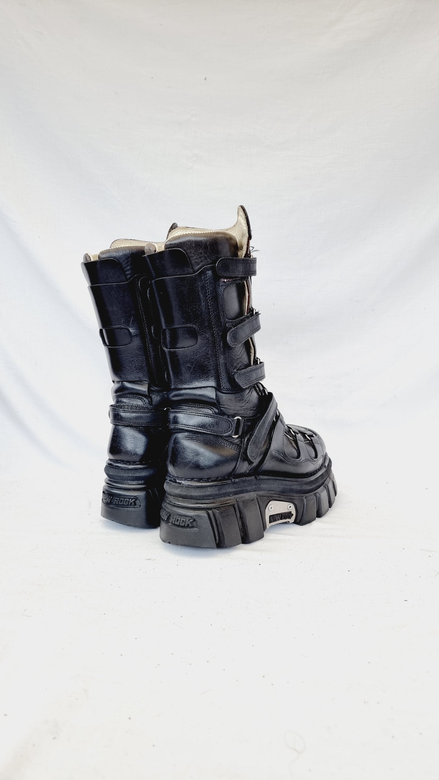 EU 42 / UK 8 New Rock Boots