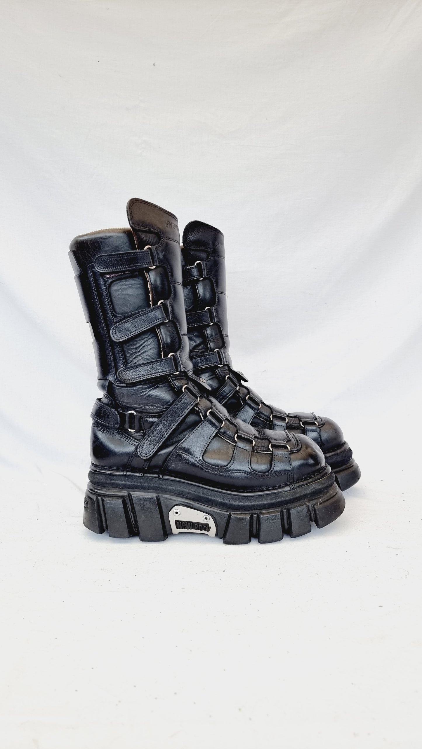 EU 42 / UK 8 New Rock Boots
