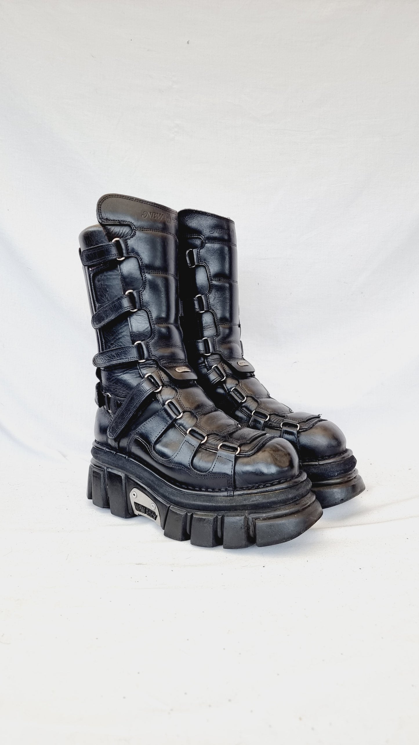 EU 42 / UK 8 New Rock Boots