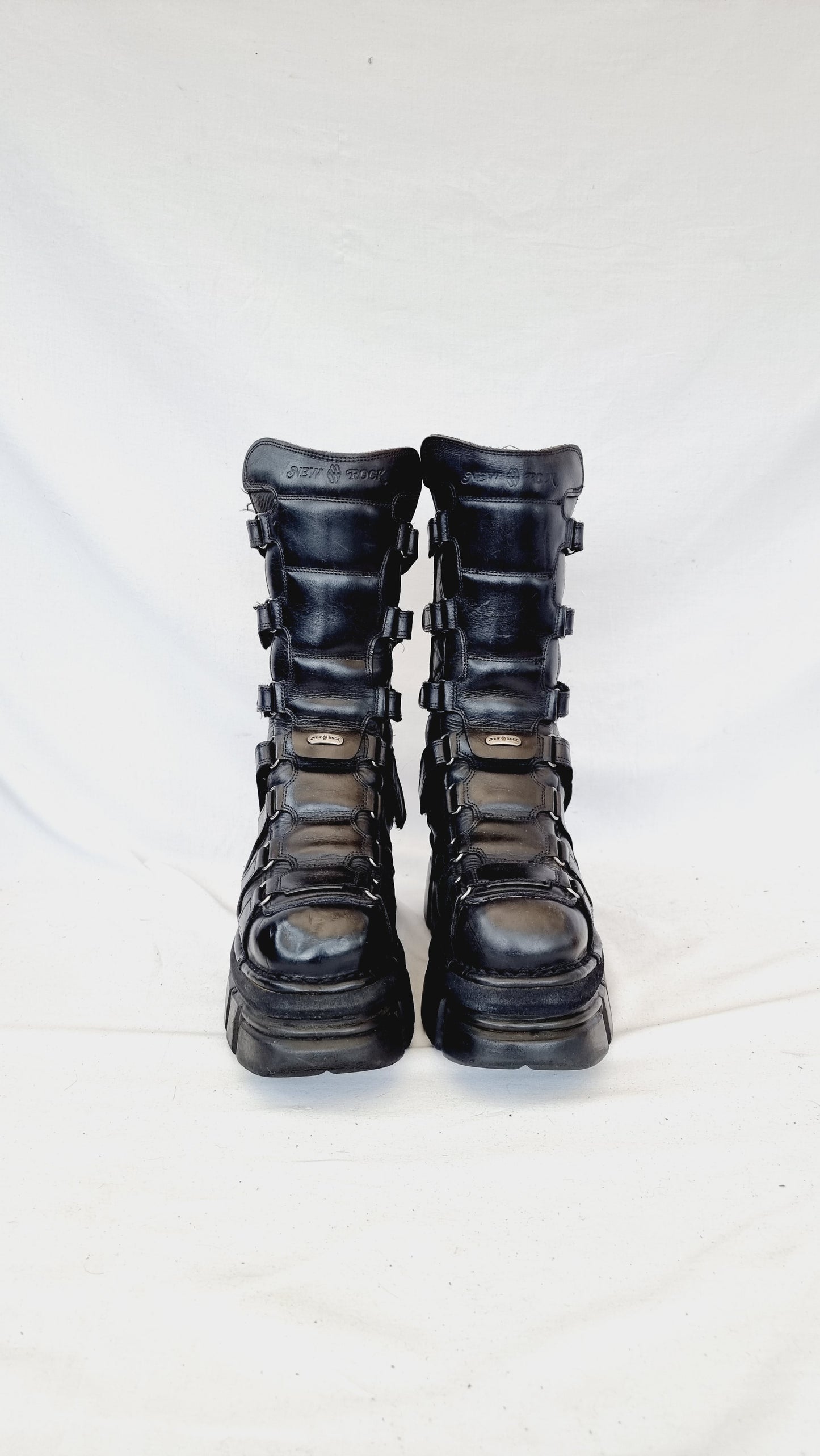 EU 42 / UK 8 New Rock Boots