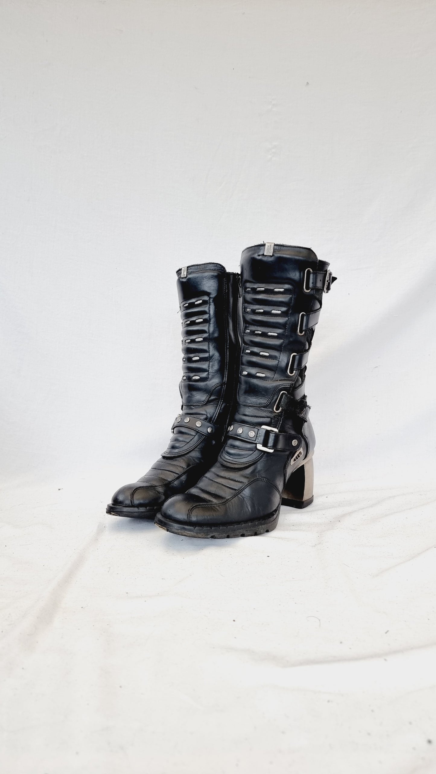 EU 38 / UK 5 New Rock Boots