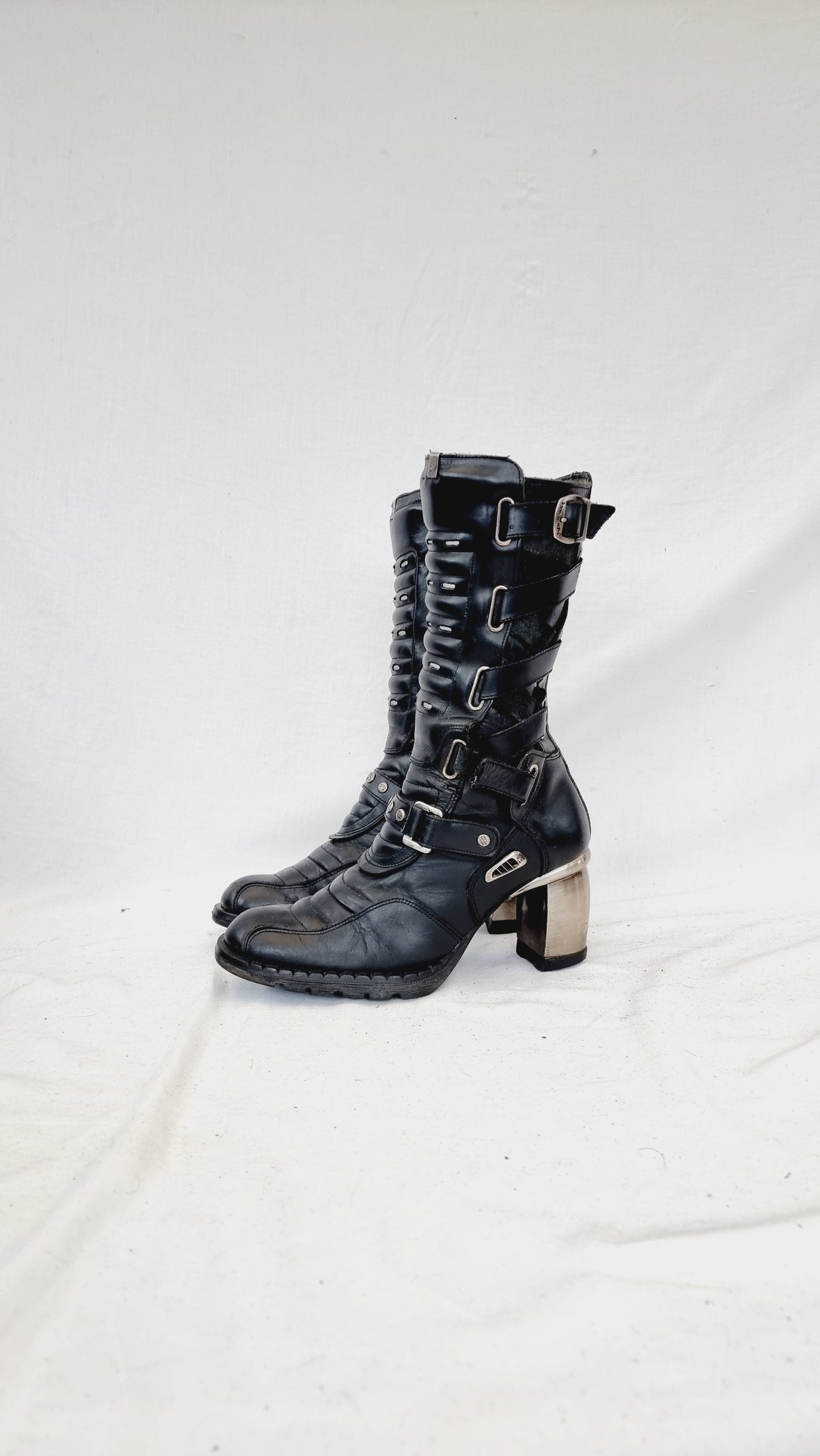 EU 38 / UK 5 New Rock Boots