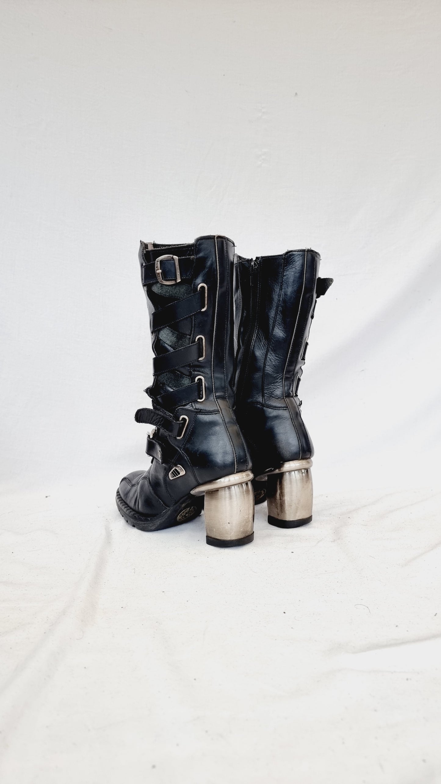EU 38 / UK 5 New Rock Boots