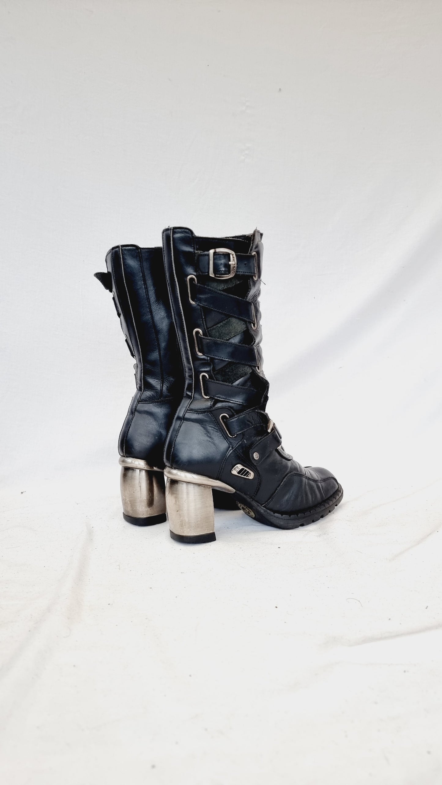 EU 38 / UK 5 New Rock Boots