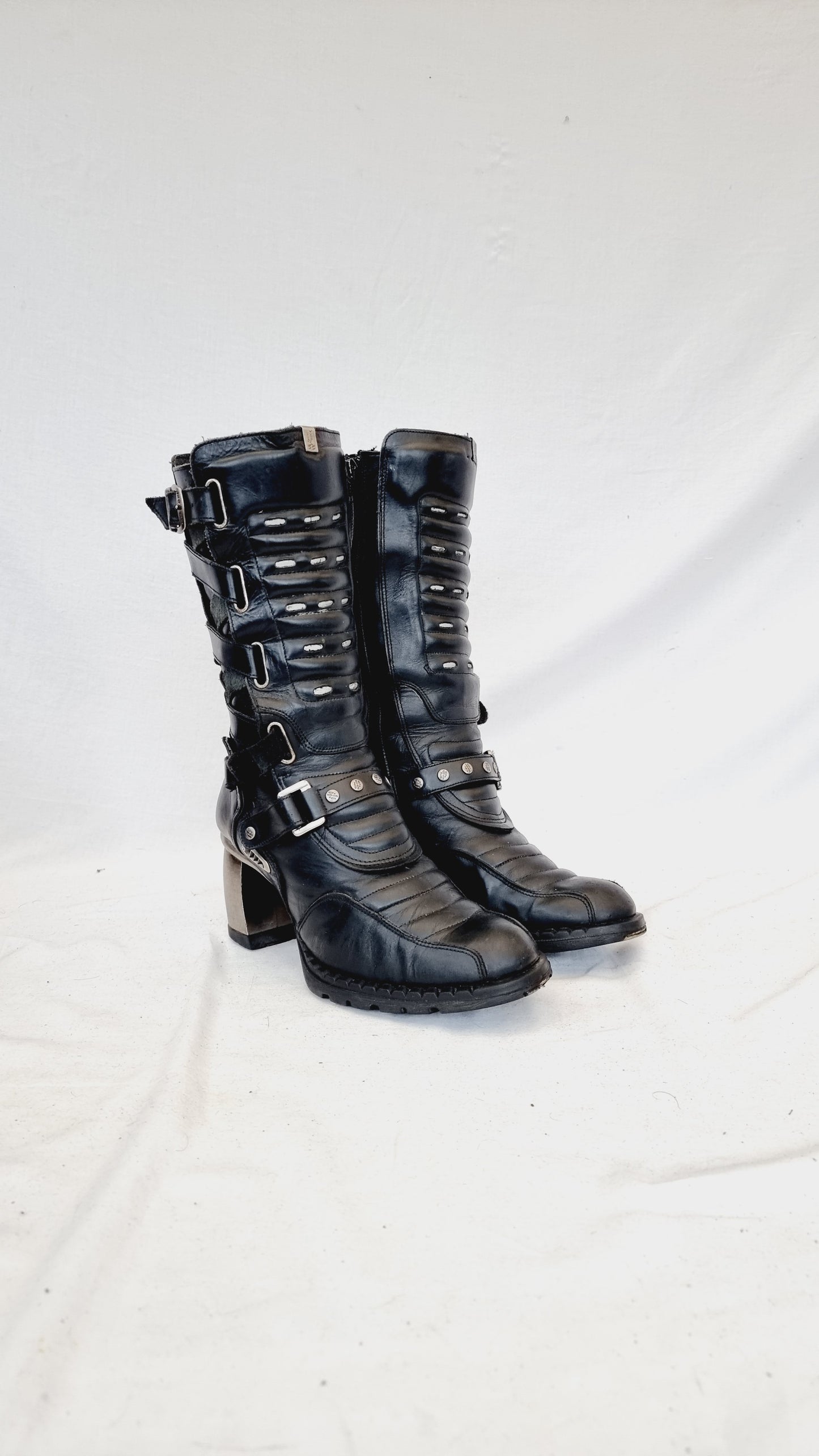 EU 38 / UK 5 New Rock Boots