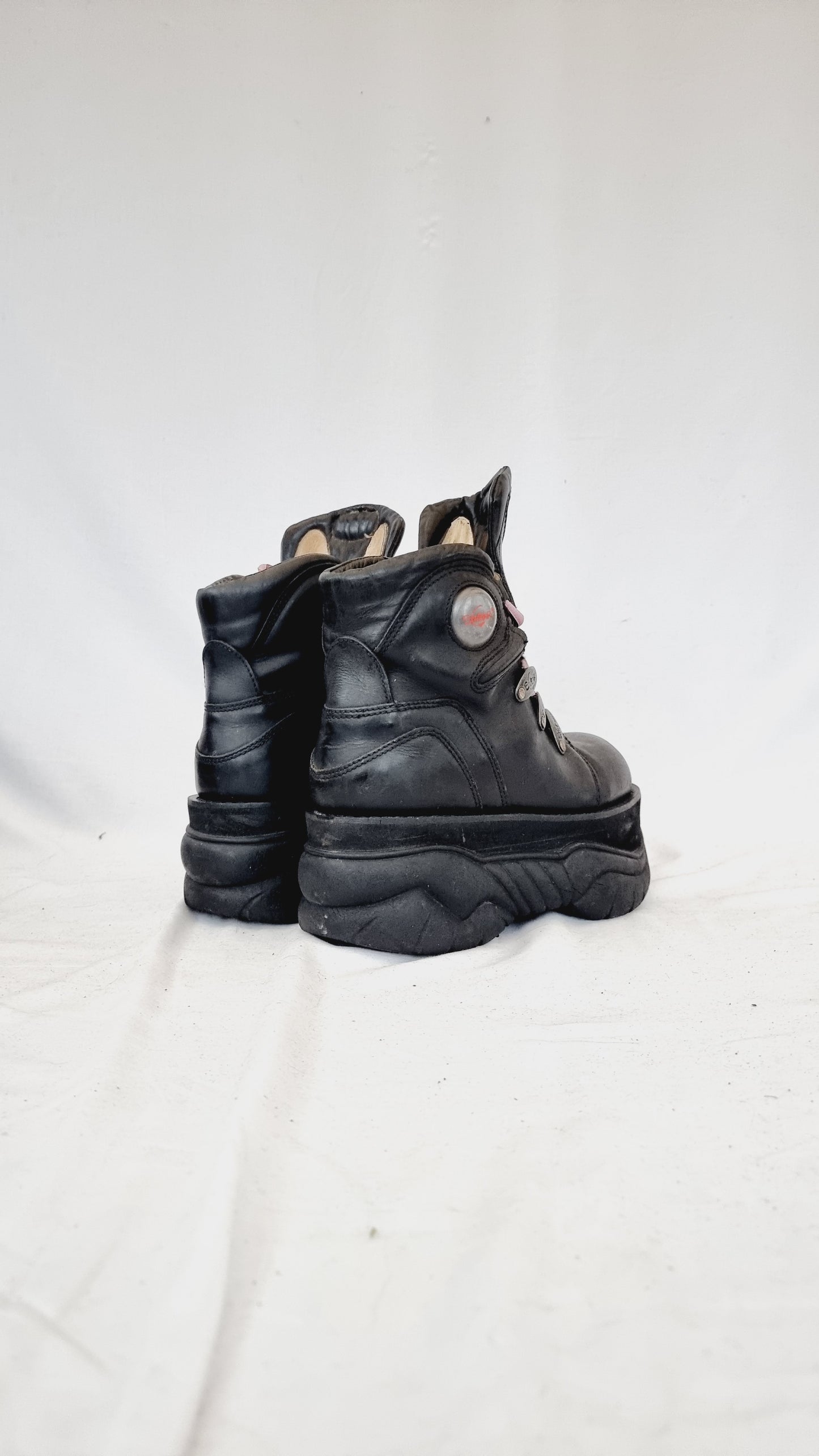 EU 39 / UK 6 Swear Alternative Platforms