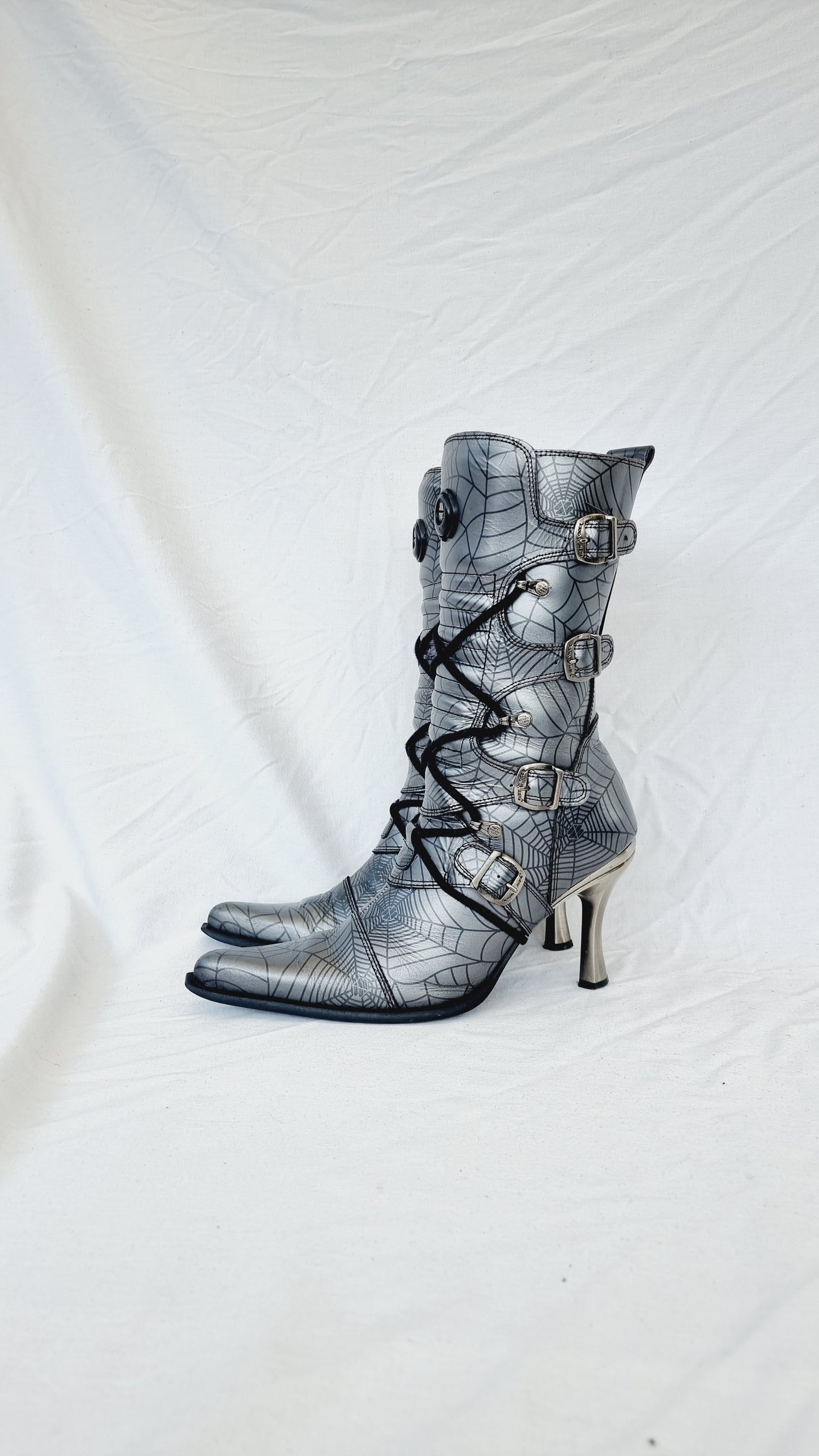 EU 41 / UK 7.5 New Rock Boots