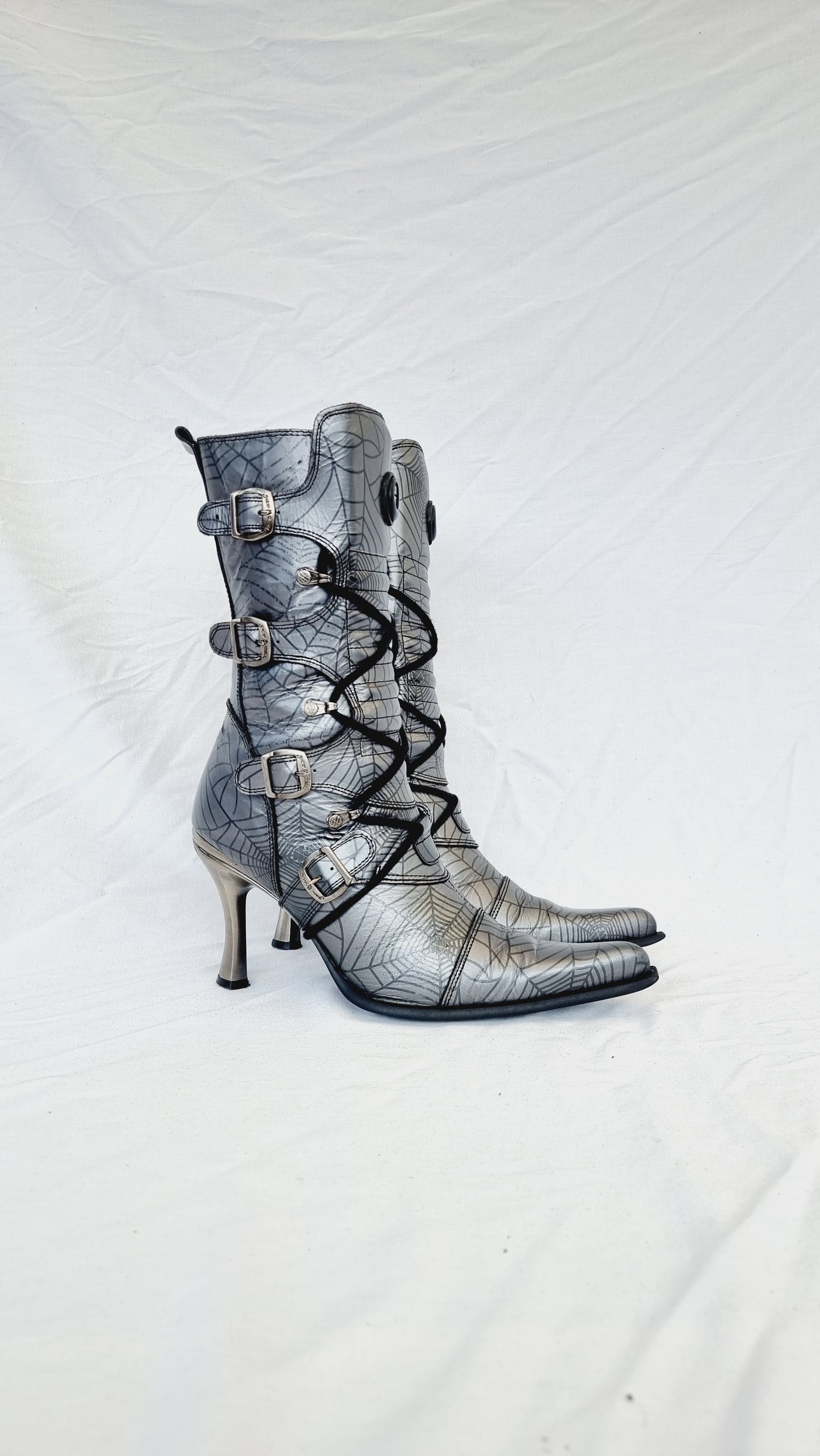 EU 41 / UK 7.5 New Rock Boots