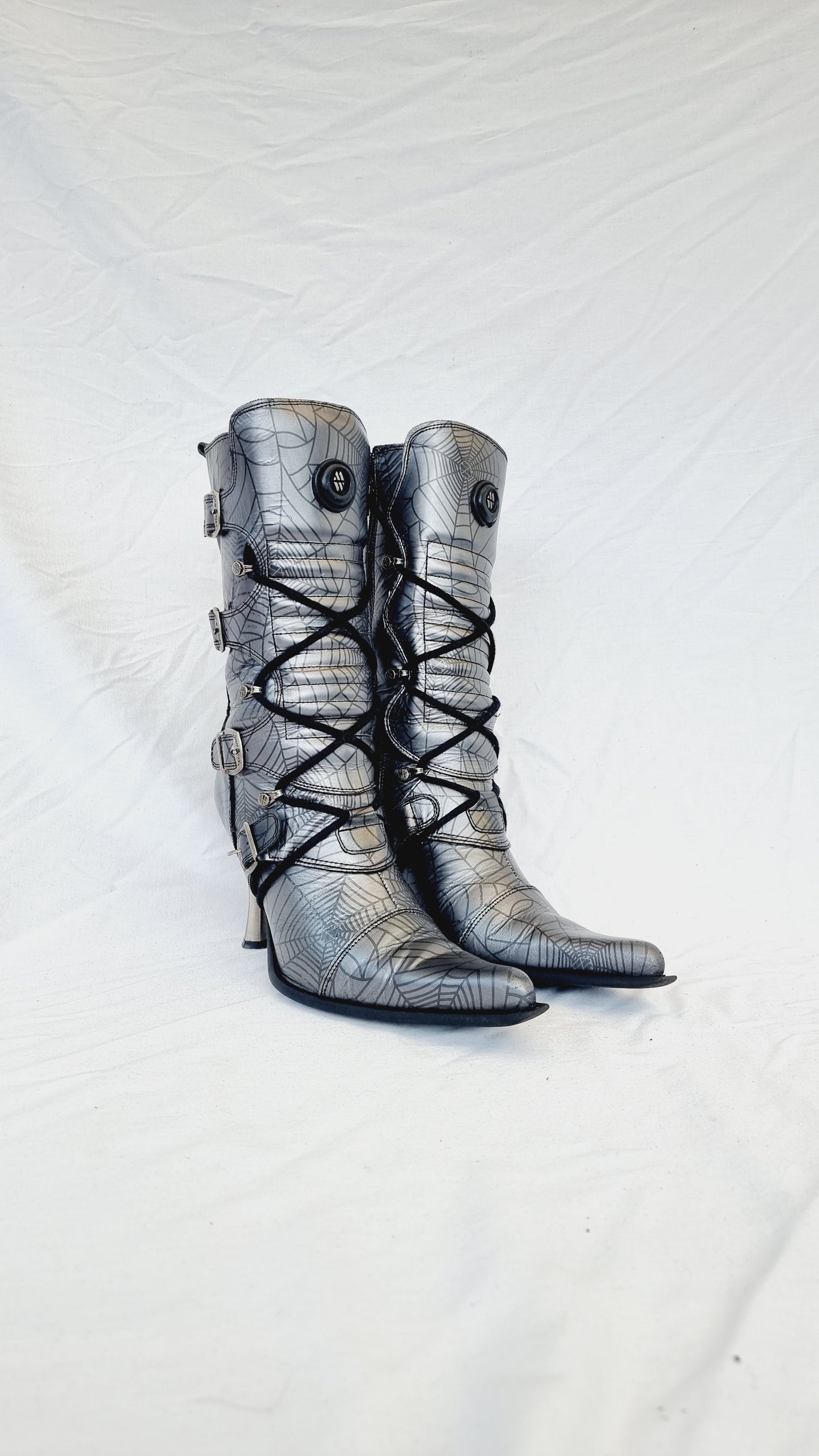 EU 41 / UK 7.5 New Rock Boots