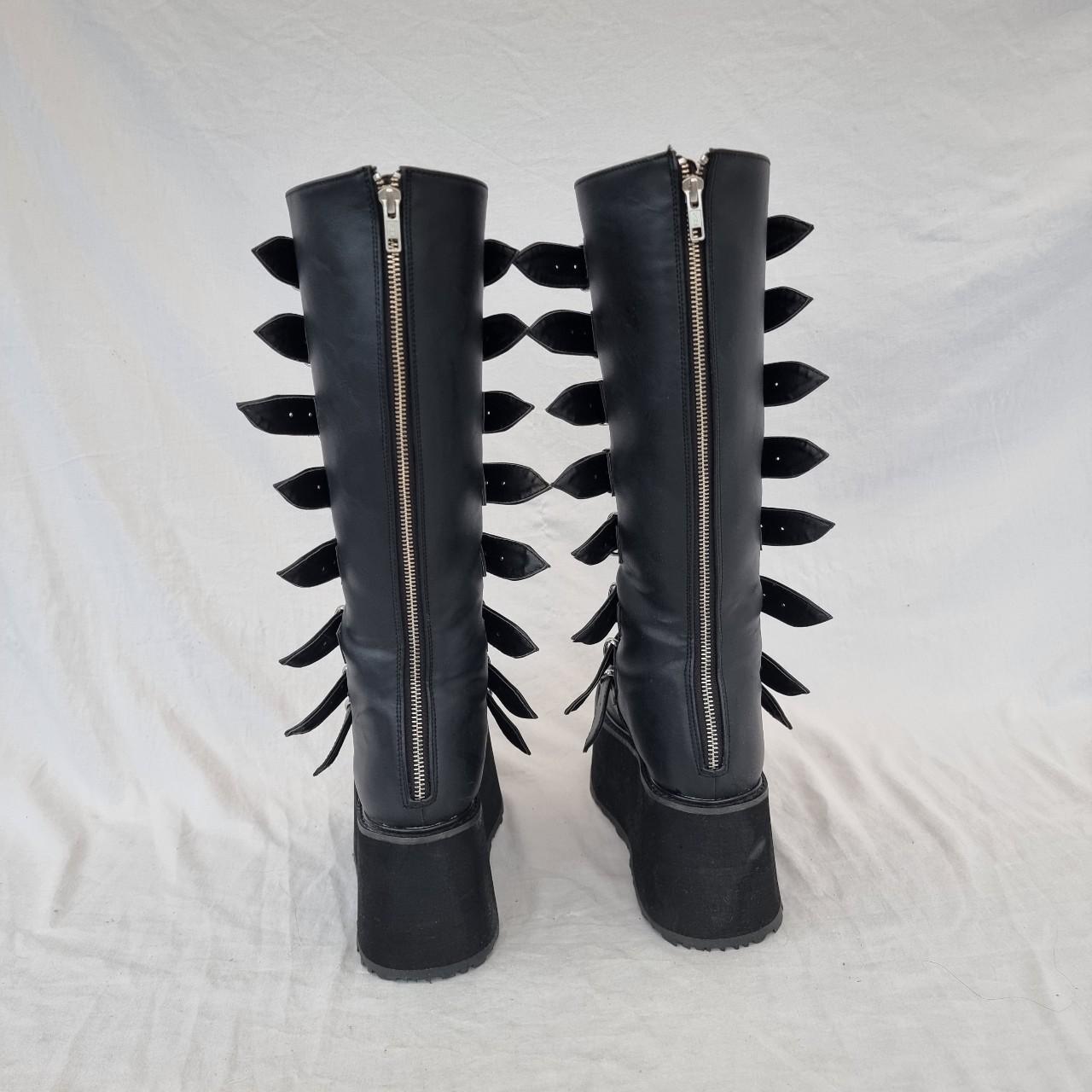 EU 39 / UK 6 Demonia Shoes