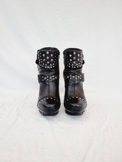 EU 40 / UK 7 New Rock Boots