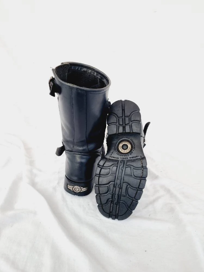 EU 42 / UK 8 New Rock Boots