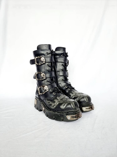 EU 41 / UK 7.5 New Rock Boots