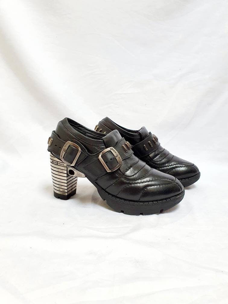 EU 36 / UK 3 New Rock Boots