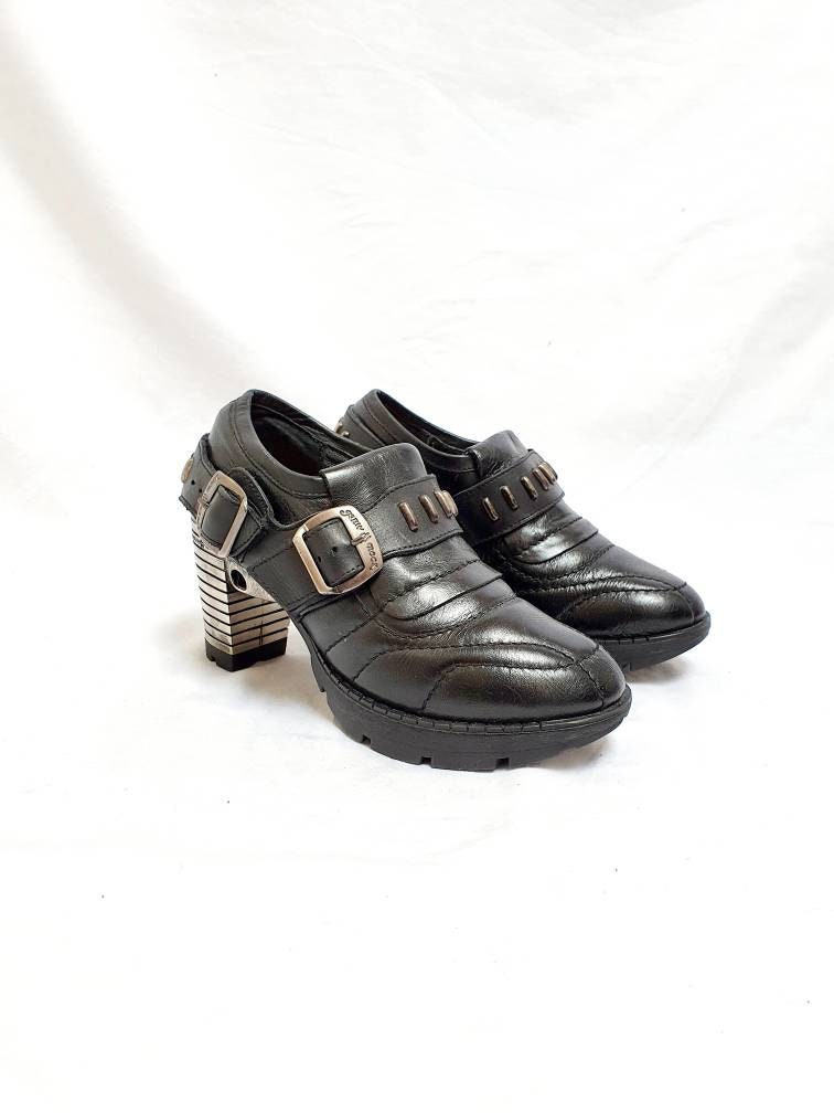 EU 36 / UK 3 New Rock Boots