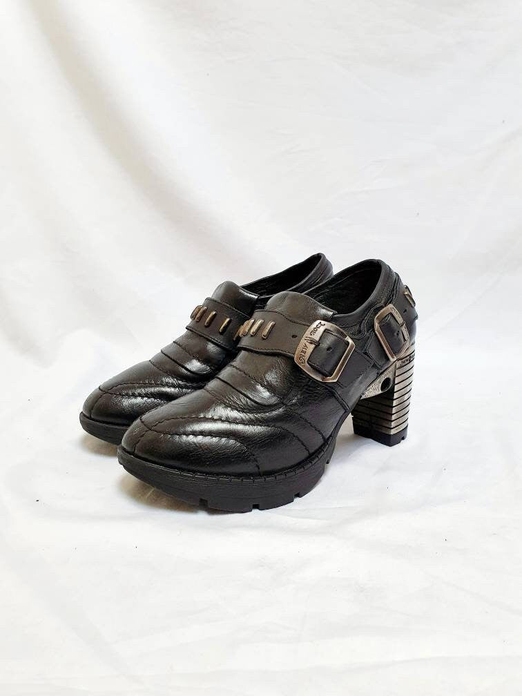 EU 36 / UK 3 New Rock Boots