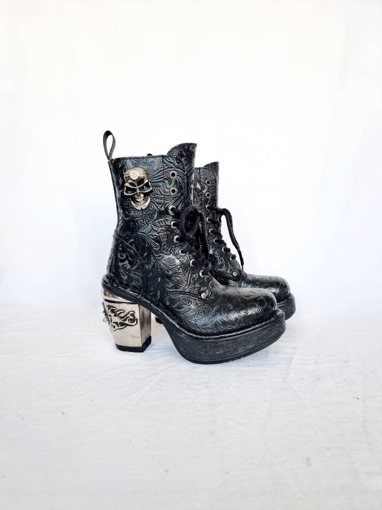 EU 38 / UK 5 New Rock Boots