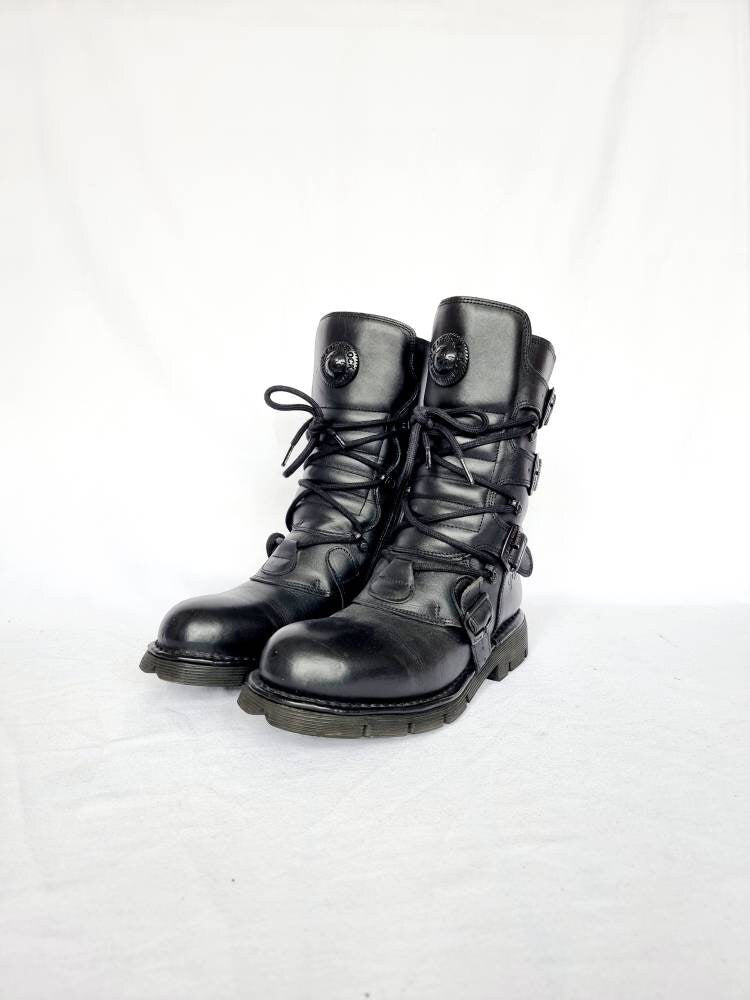 EU 42 / UK 8 New Rock Boots