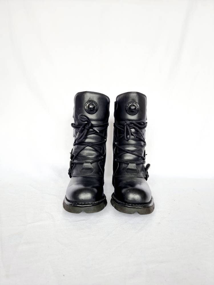EU 42 / UK 8 New Rock Boots