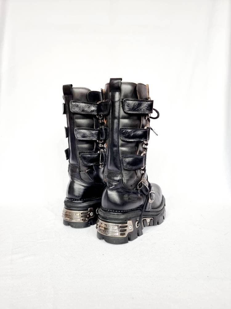 EU 42 / UK 8 New Rock Boots