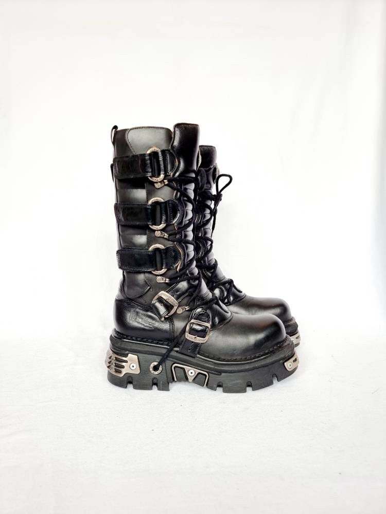 EU 42 / UK 8 New Rock Boots