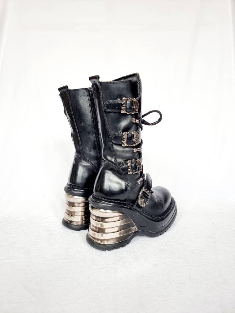 EU 38 / UK 5 New Rock Boots