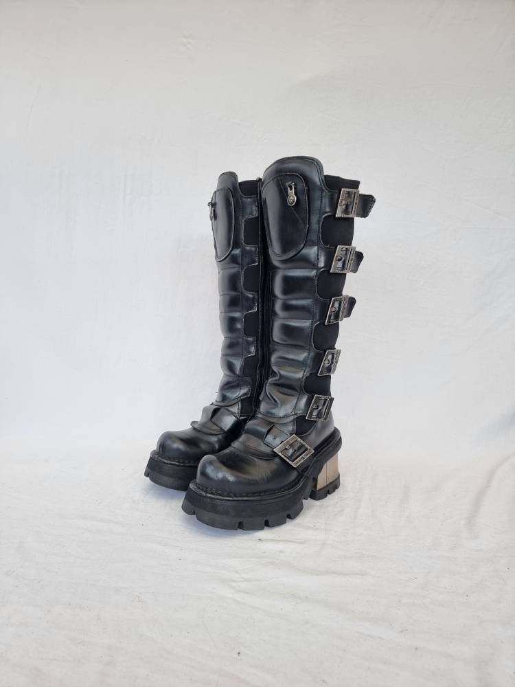 EU 36 / UK 3 New Rock Boots
