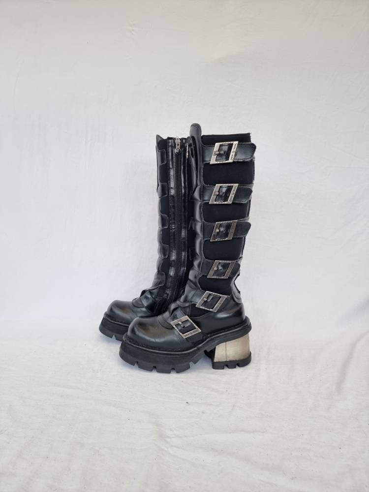 EU 36 / UK 3 New Rock Boots