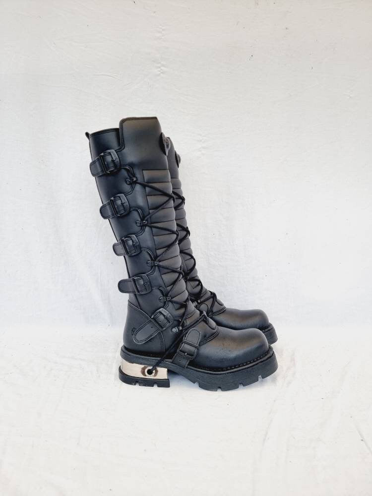 EU 41 / UK 7.5 New Rock Boots
