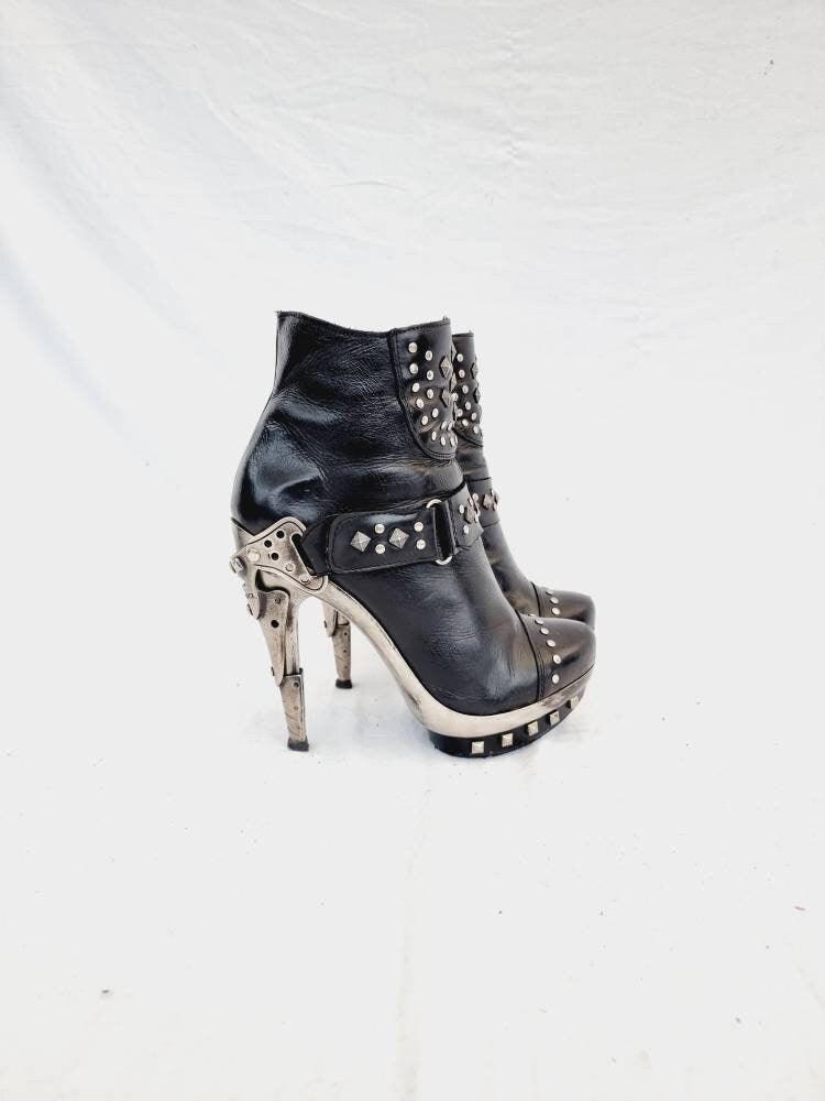 EU 37 / UK 4 New Rock Boots