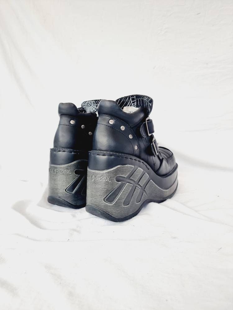 EU 41 / UK 7.5 New Rock Boots