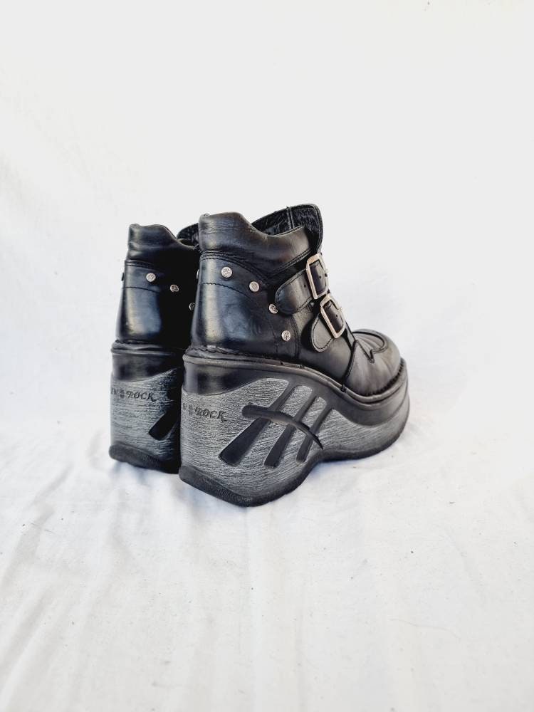 EU 40 / UK 7 New Rock Boots
