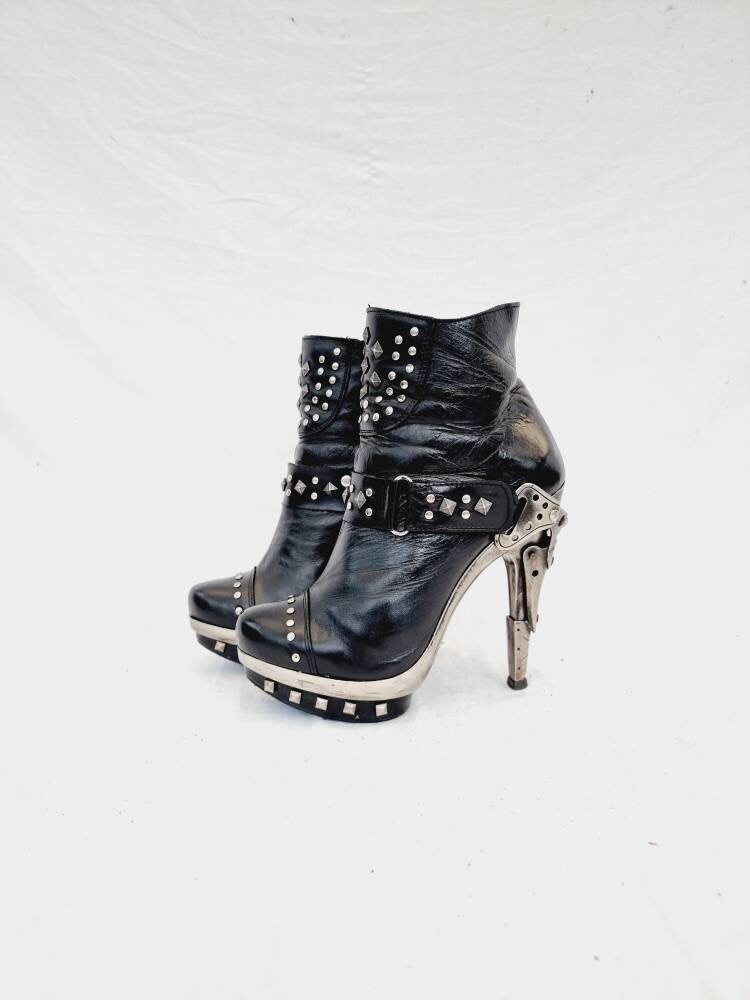 EU 37 / UK 4 New Rock Boots