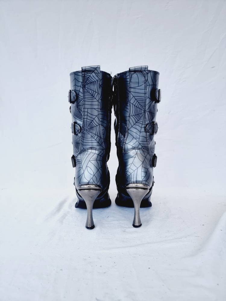 EU 39 / UK 6 New Rock Boots