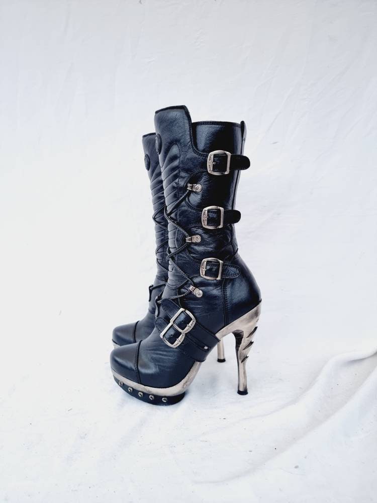 EU 39 / UK 6 New Rock Boots