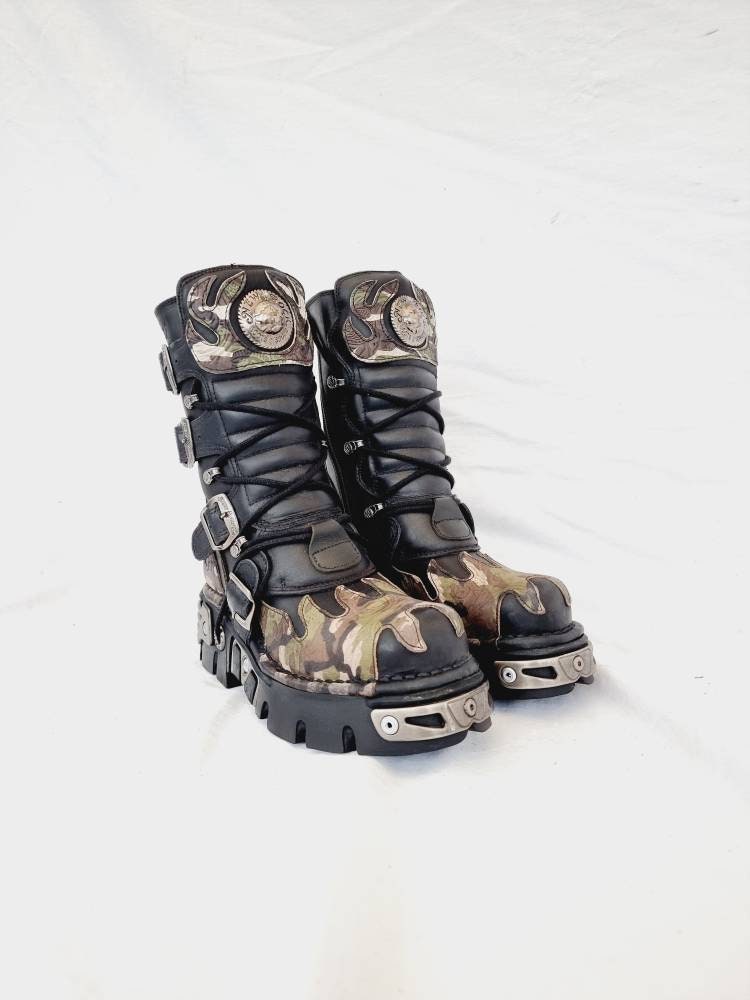EU 36 / UK 3 New Rock Boots