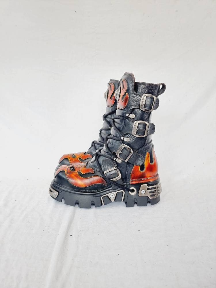EU 38 / UK 5 New Rock Boots