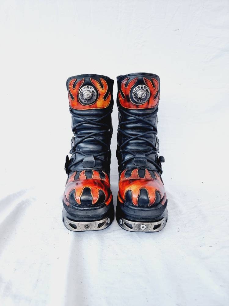 EU 39 / UK 6 New Rock Boots