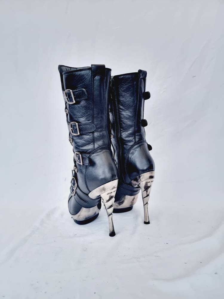 EU 39 / UK 6 New Rock Boots
