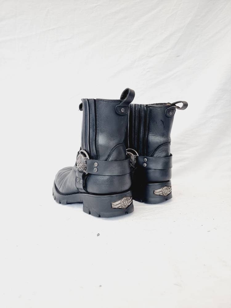EU 42 / UK 8 New Rock Boots