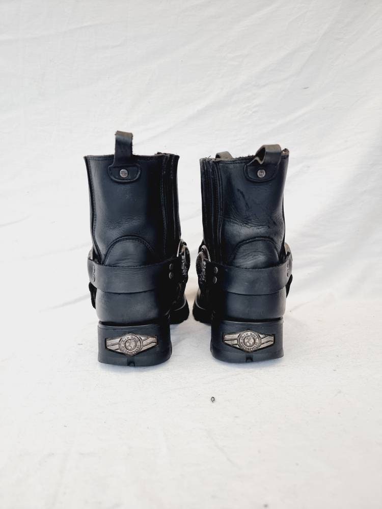 EU 42 / UK 8 New Rock Boots