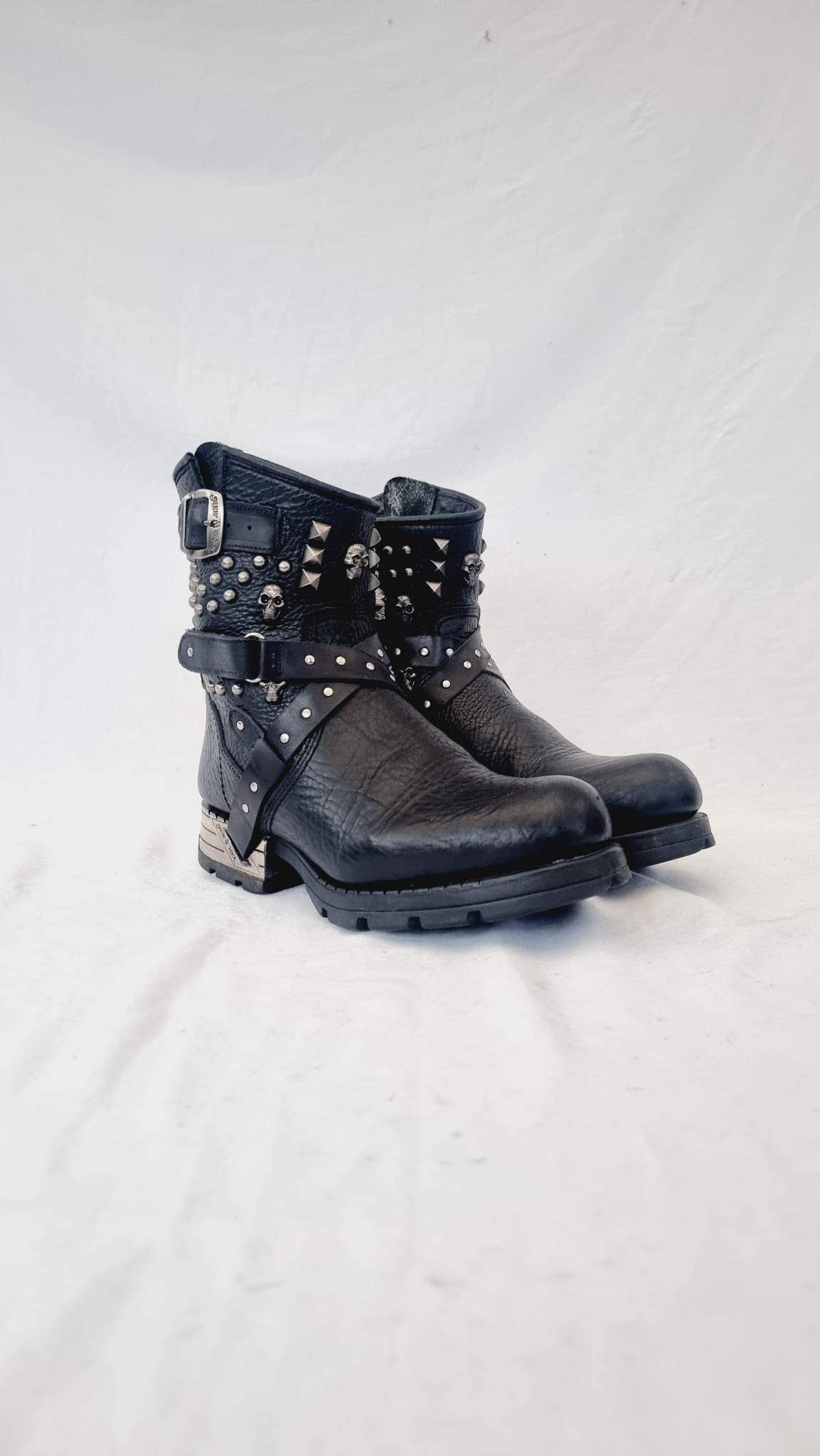 EU 38 / UK 5 New Rock Boots
