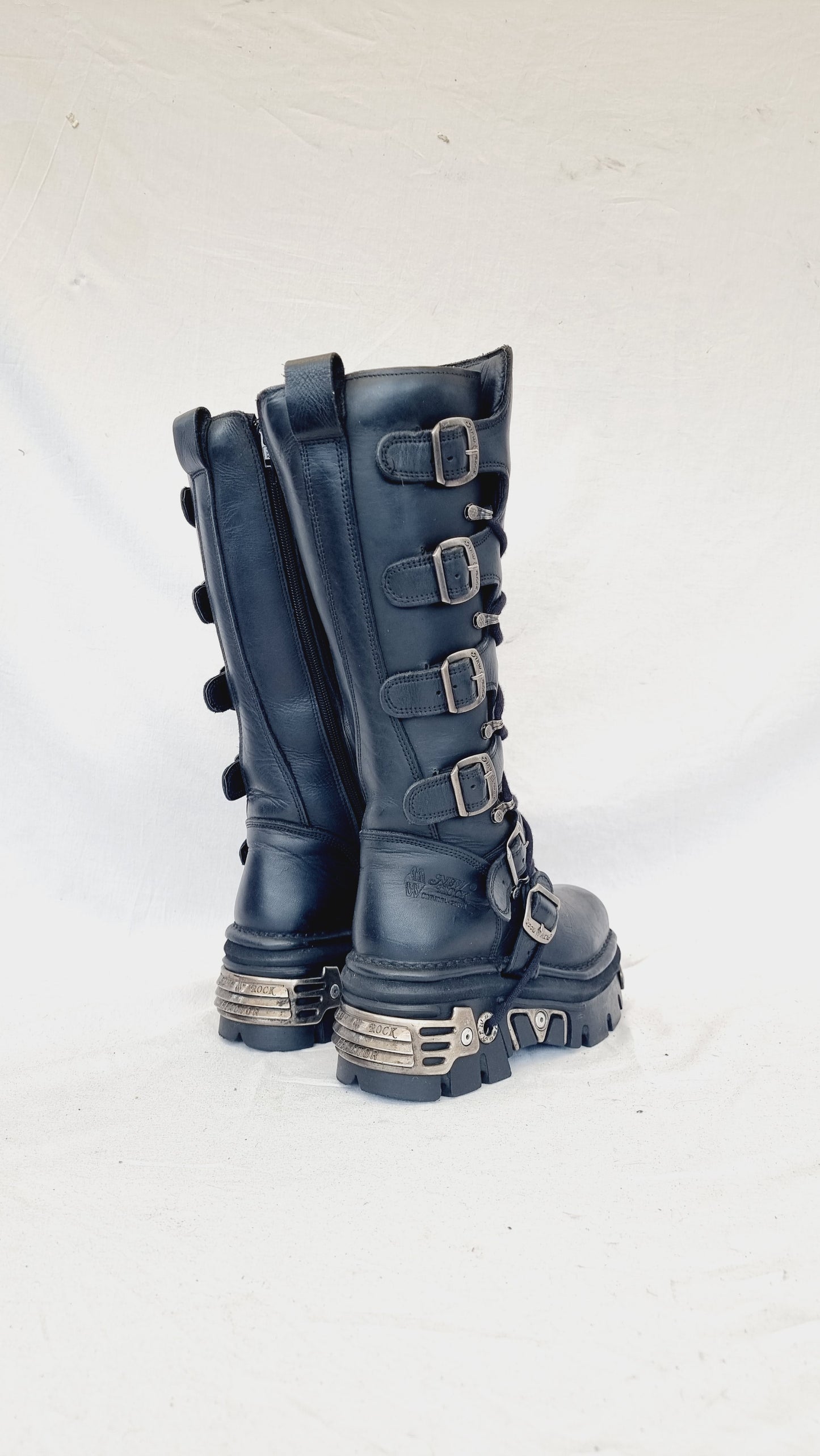 EU 37 / UK 4 New Rock Boots