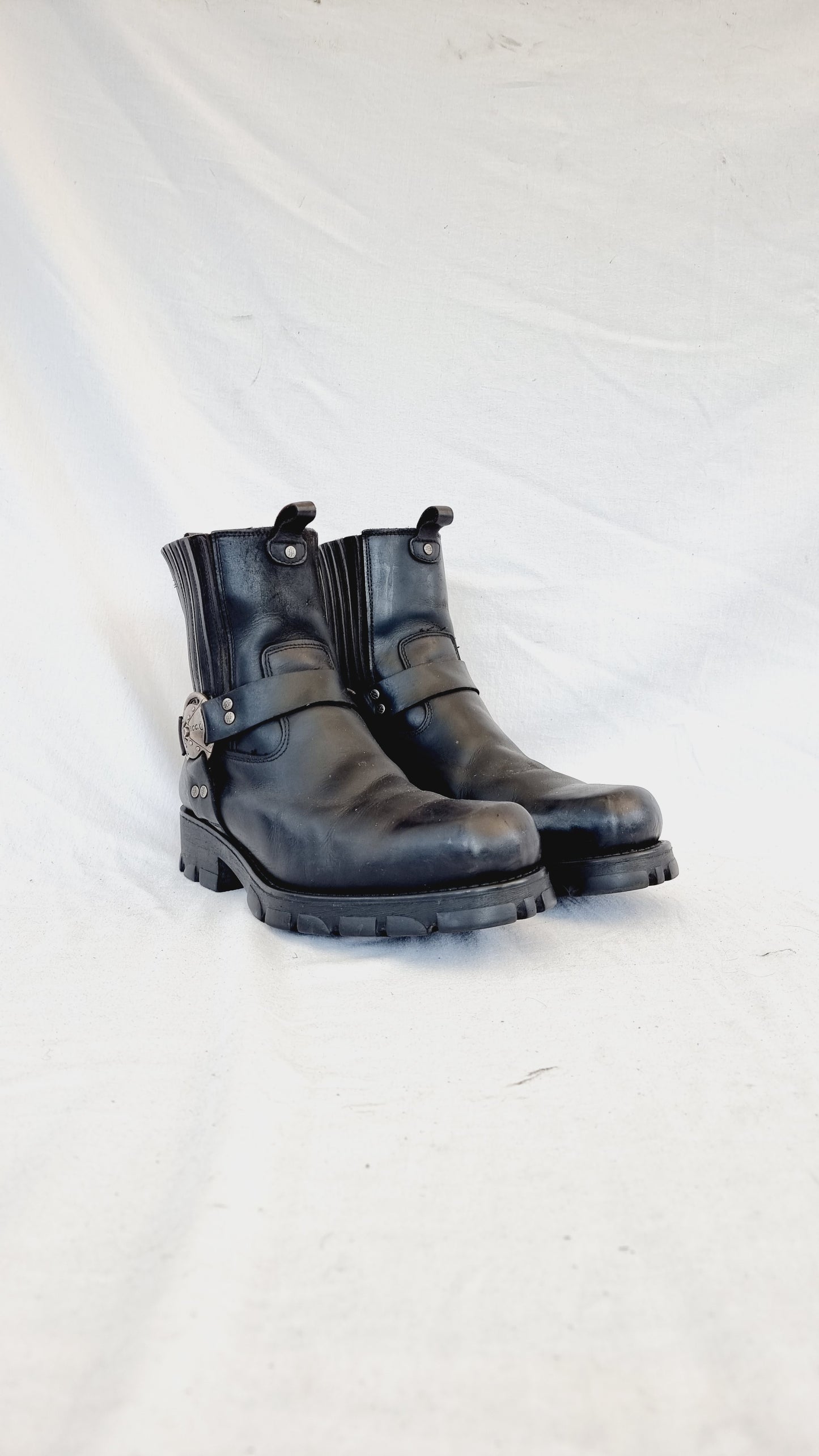 EU 45 / UK 10.5 New Rock Boots