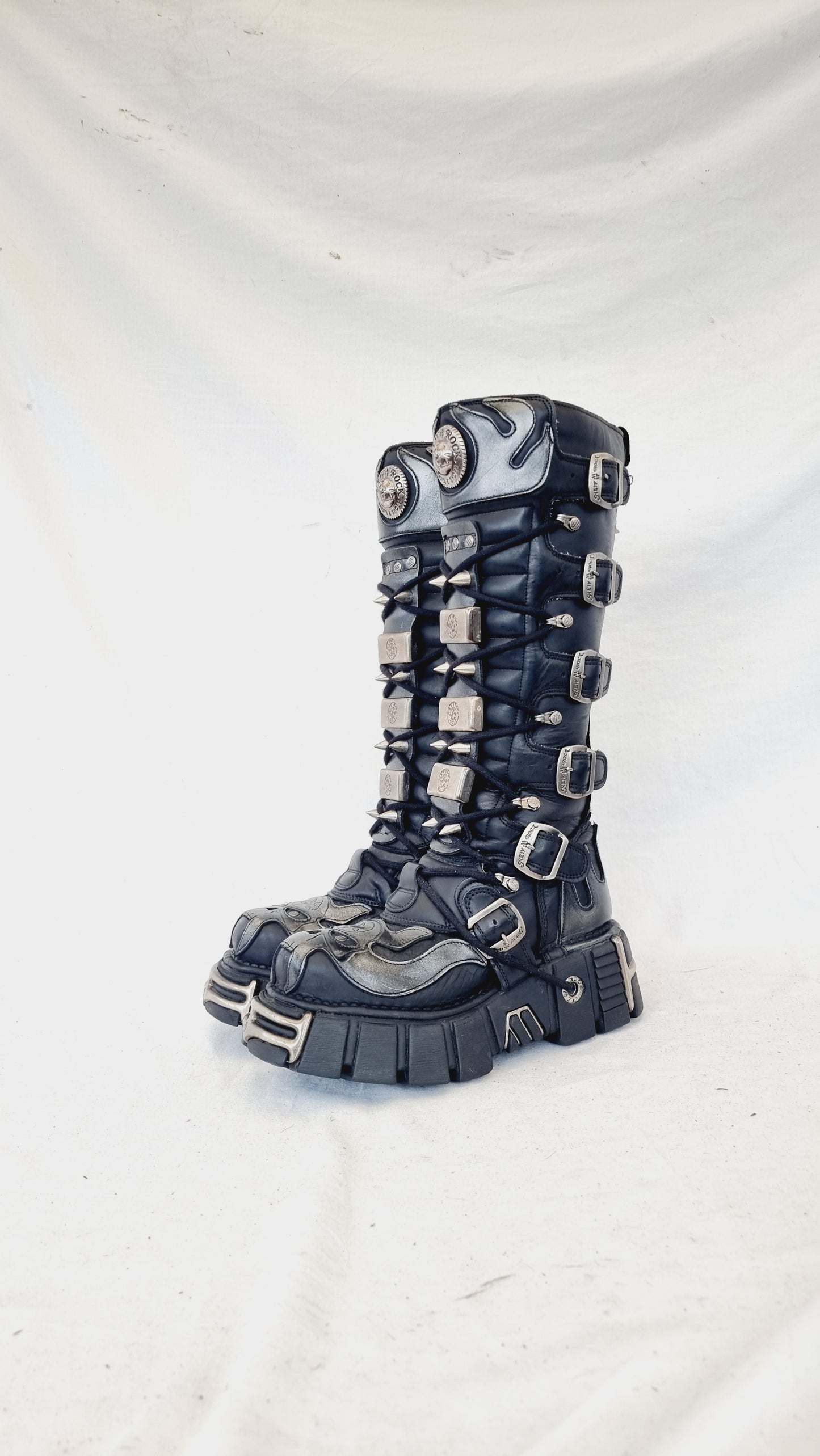 EU 37 / UK 4 New Rock Boots