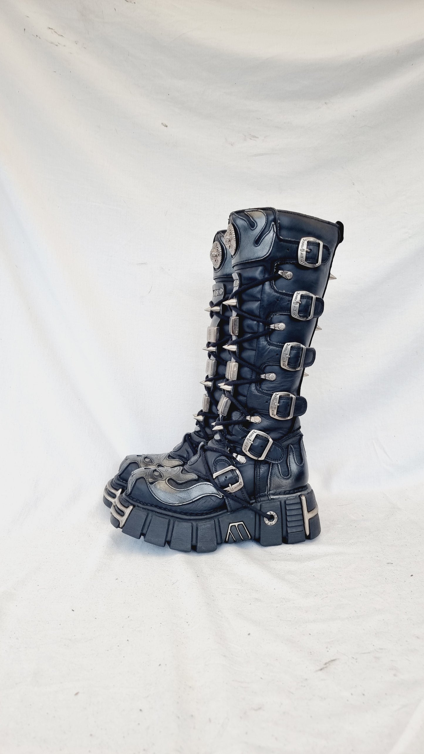 EU 37 / UK 4 New Rock Boots