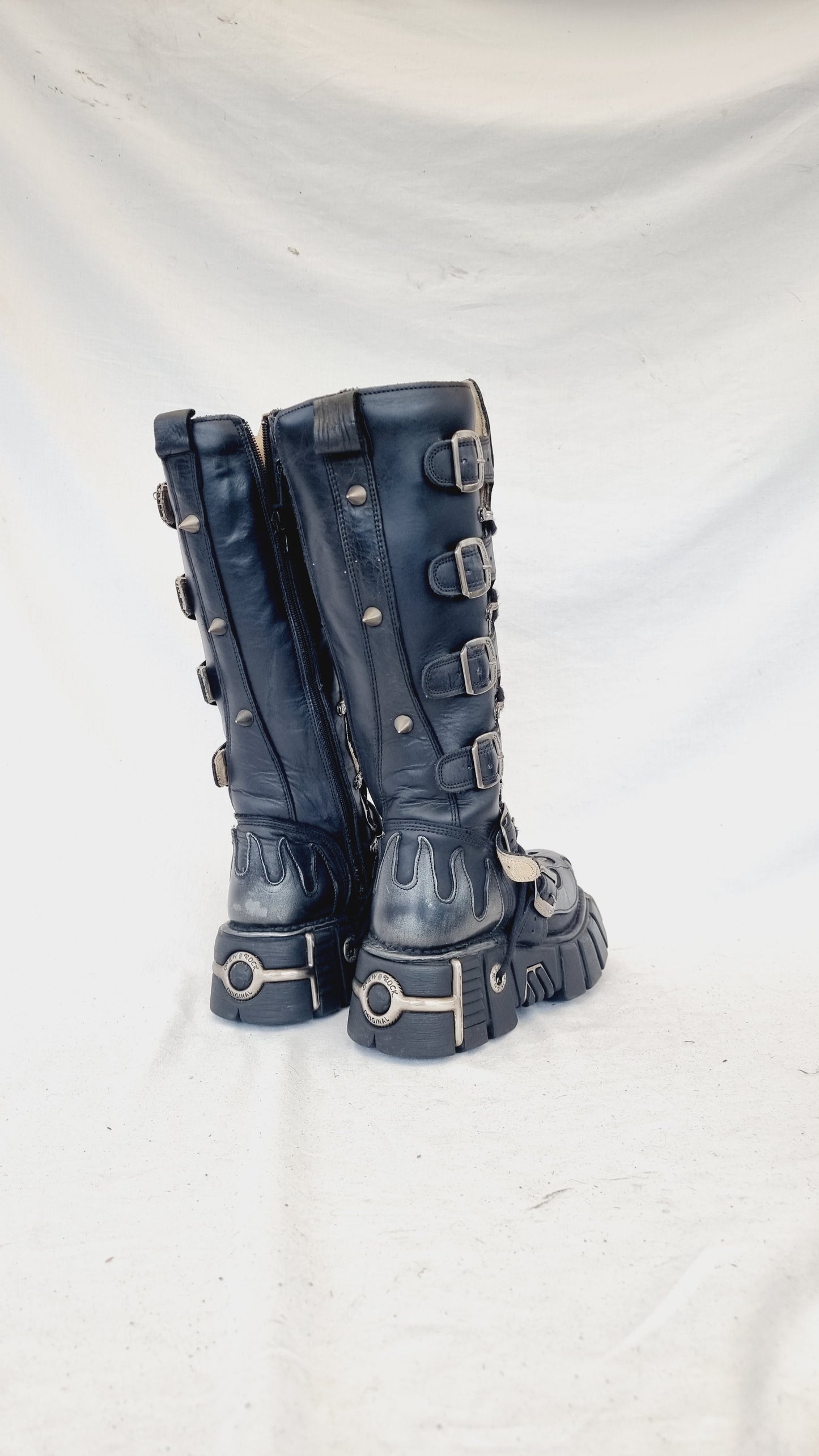 EU 37 / UK 4 New Rock Boots