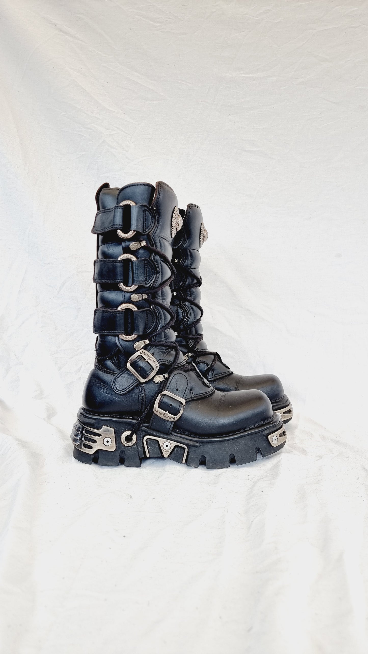 EU 38 / UK 5 New Rock Boots